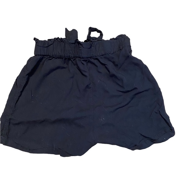 Black paper bag shorts - Picture 2 of 5